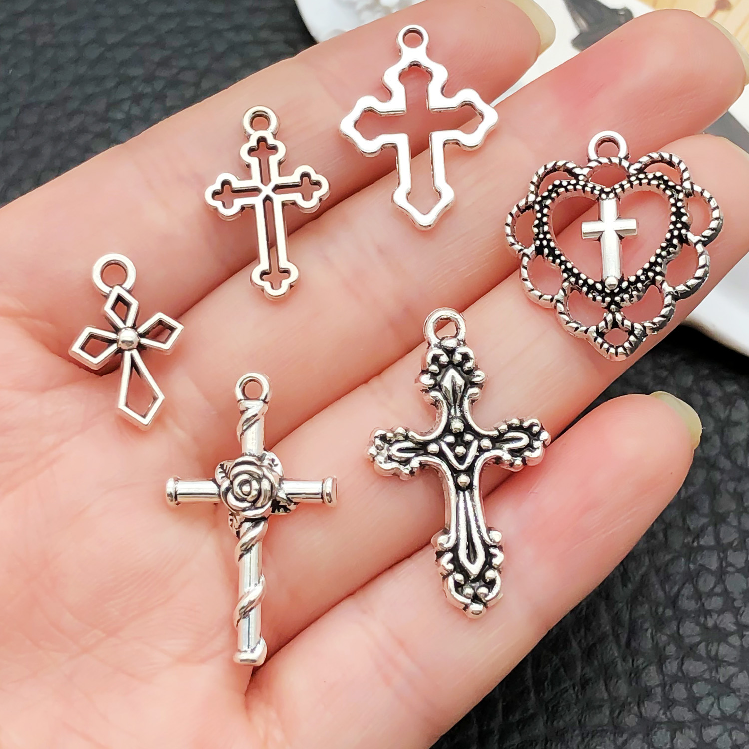 52 peças de pingentes cruzados - Jewelry Making Tutorial avaliação e preço