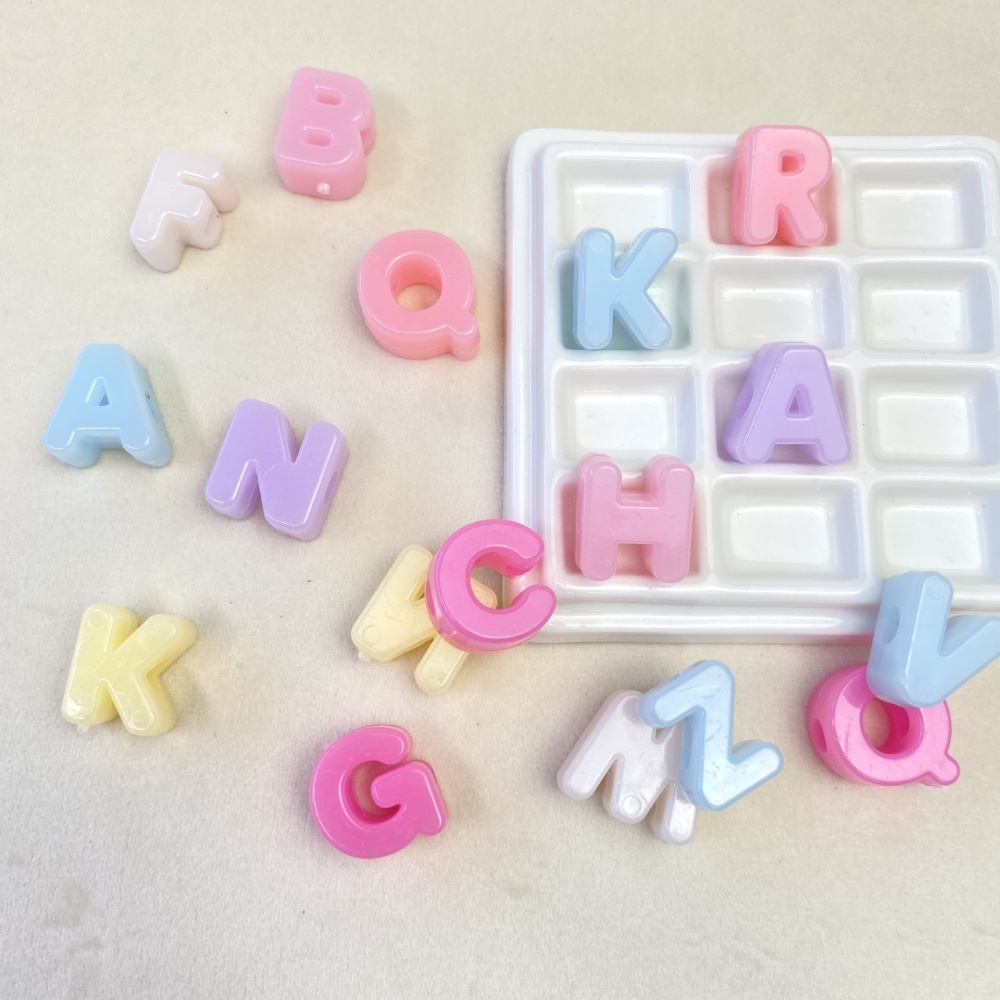 10/50/100PCS Contas de Letras  - Jewelry Making Tutorial avaliação e preço